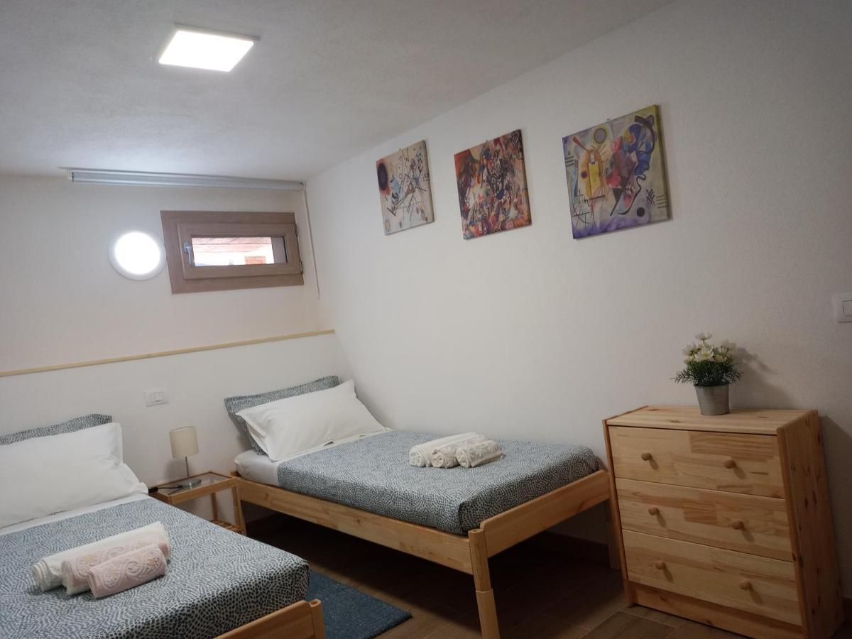 Vacanze Nella Casetta Pula Eksteriør billede