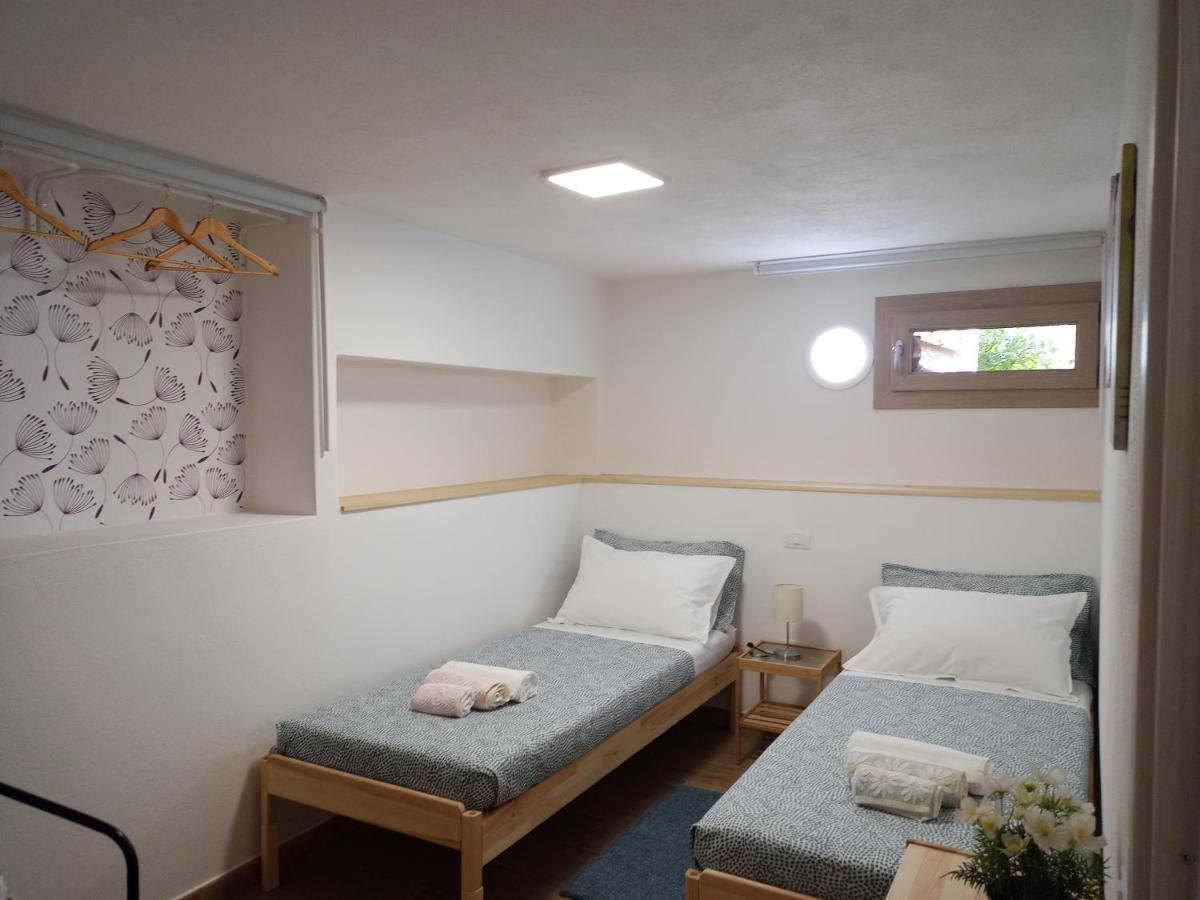 Vacanze Nella Casetta Pula Eksteriør billede